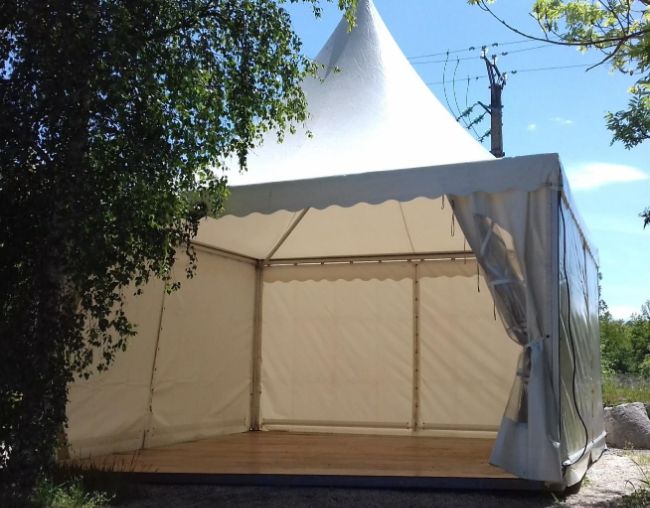 Location de pagode, Balbigny